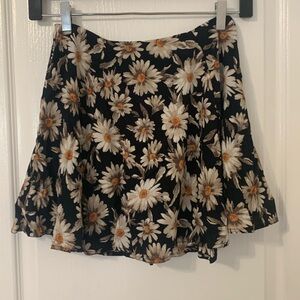 Urban outfitters XS skater mini skirt with daisies